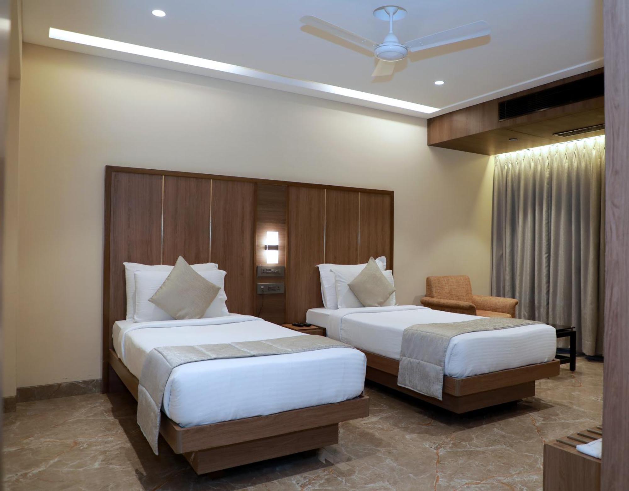 Hotel Archana Residency Bombay Esterno foto